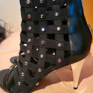Michael kors New black heel 8m